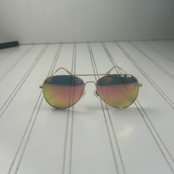 Rainbow Gradient Aviator Sunglasses with Gold Metal Frame
Unisex Fashion Shades - Picture 2 of 9